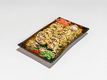 Rolka w tempurze z sałatką surimi
