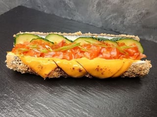 Рол-дог з лососем та чедером | 350 ₴ звичайна ціна