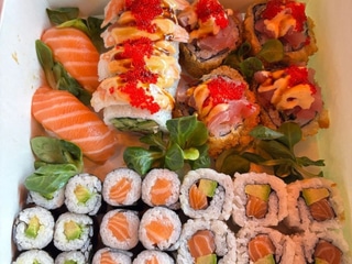 SUSHI BOX 4