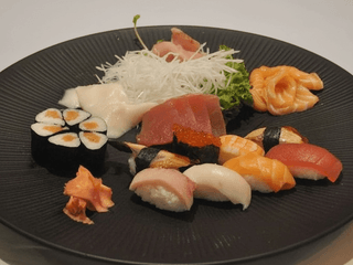 SUSHI SASHIMI MAKI 8+15+6
