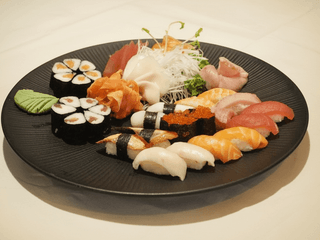 SUSHI SASHIMI MAKI SPECIAL