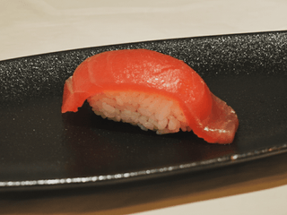 MAGURO tuniak