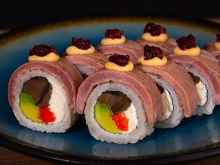 Uramaki Tuńczyk z żurawiną 