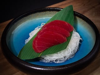 Sashimi z tuńczykiem