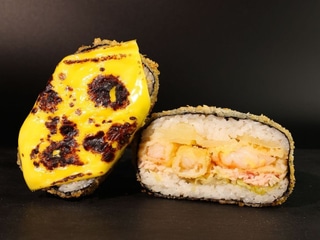 SUSHI BURGER Z KREWETKAMI PANKO