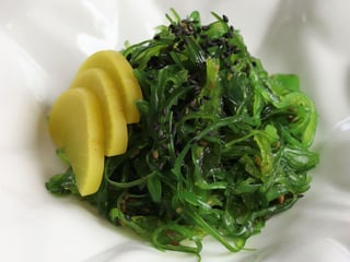Wakame řasy