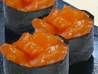 Гункани з лососем