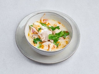 TOM KHA ZUPA OSTRO-KWAŚNA NA BAZIE MLEKA KOKOSOWEGO
