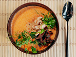 Zupa Tom Yum z kurczakiem