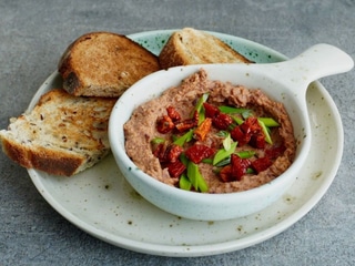 Паштет з квасолі та волоських горіхів