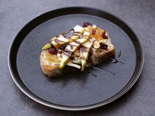Брускета з грушевим компоте
