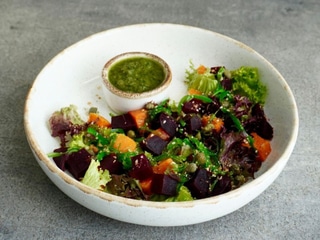 Салат з печеним гарбузом та буряком