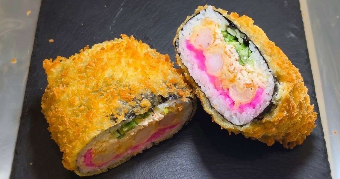 Sushi Burger z krewetką w Taki Sushi Ostrołęka.jpg