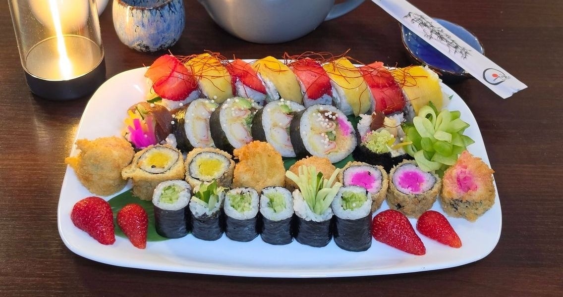 zestaw sushi Ostrołęka.jpg