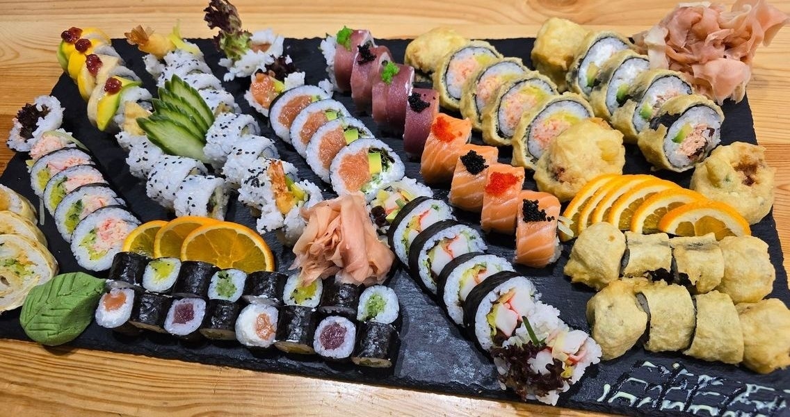 zestawy catering impreza sushi ostroleka (40).jpg
