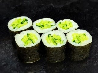 Макі огірок