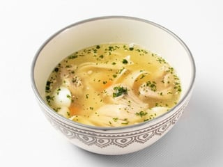 Курячий бульйон з домашньою локшиною