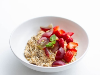 Солодка вівсянка з фруктами 