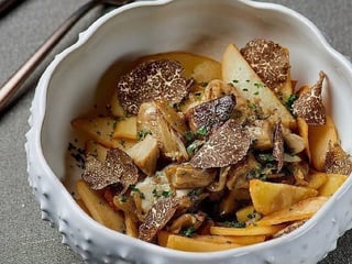 Смажена картопля з білими грибами