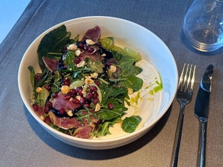 Салат з качиною грудкою та виноградом