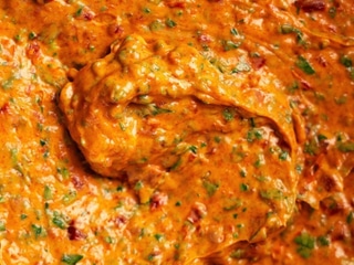 З в'яленими томатами та травами