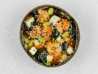 Polievka z kreviet s vajcom / Prawn soup with egg