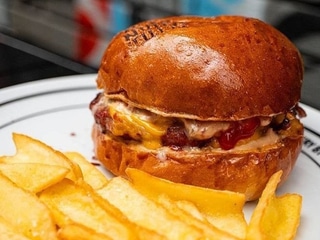 EASY CHEESE BURGER