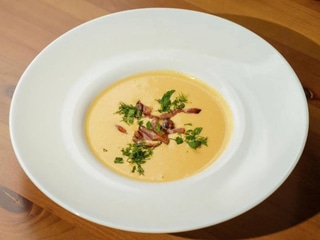 Крем-суп 4 сири з беконом