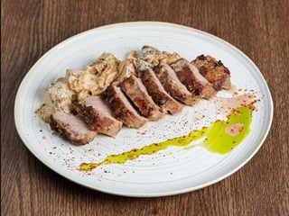 Стріплойн з білими грибами в сметані