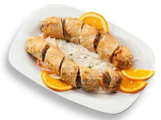 9. Kevadrullid kanaga