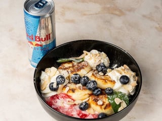 Сирники з ягодами, Red Bull