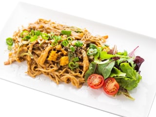 Vegan kookosekarri yakisoba