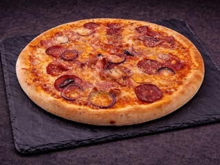 Pizza Speciale salami