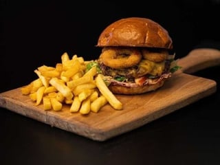 Tom’s Burger + hranolky