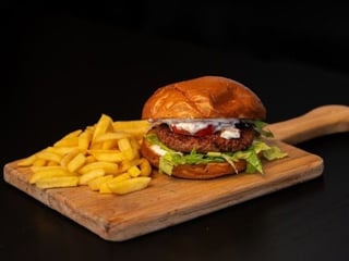 Beyond Burger + hranolky