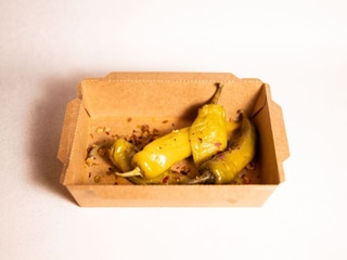 Гострі перчики з вершковим сиром, часником та зеленню