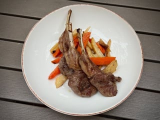Каре ягня з корнеплодами