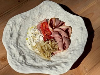 Молодий сир з качкою та фенхелем