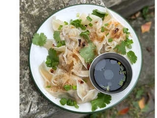 Вонтони зі свининою та кімчі