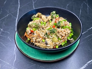 Азійський смажений рис з овочами
