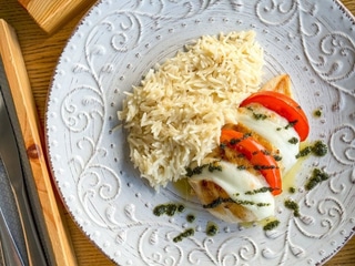 Куряча грудка з рисом