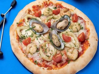 SEAFOOD PIZZA