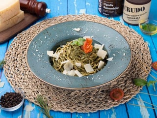 SPAGHETTI AL PESTO
