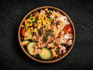 Poke bowl Tuňák