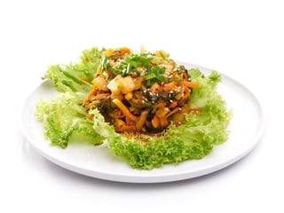 SAŁATKA Z KIMCHI