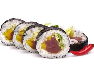 FUTOMAKI TUŃCZYK Z POREM NA OSTRO 6 SZT.