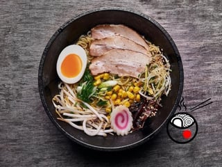 SHOYU RAMEN Z BOCZKIEM