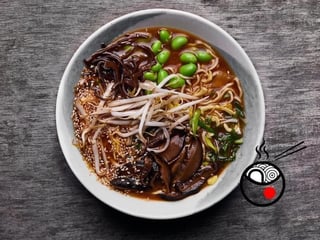 WEGETARIAŃSKI SHITAKE RAMEN
