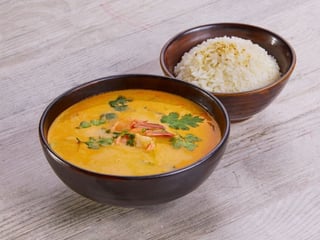 TOM YUM Z KREWETKAMI