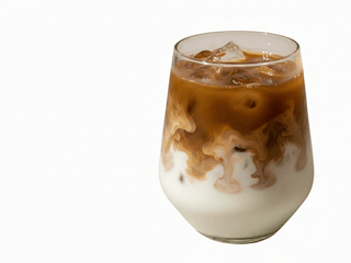 ledové masala chai latte